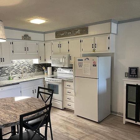 Perfect Location At The Beach! 1St Floor Unit ! Миртл-Бич Экстерьер фото