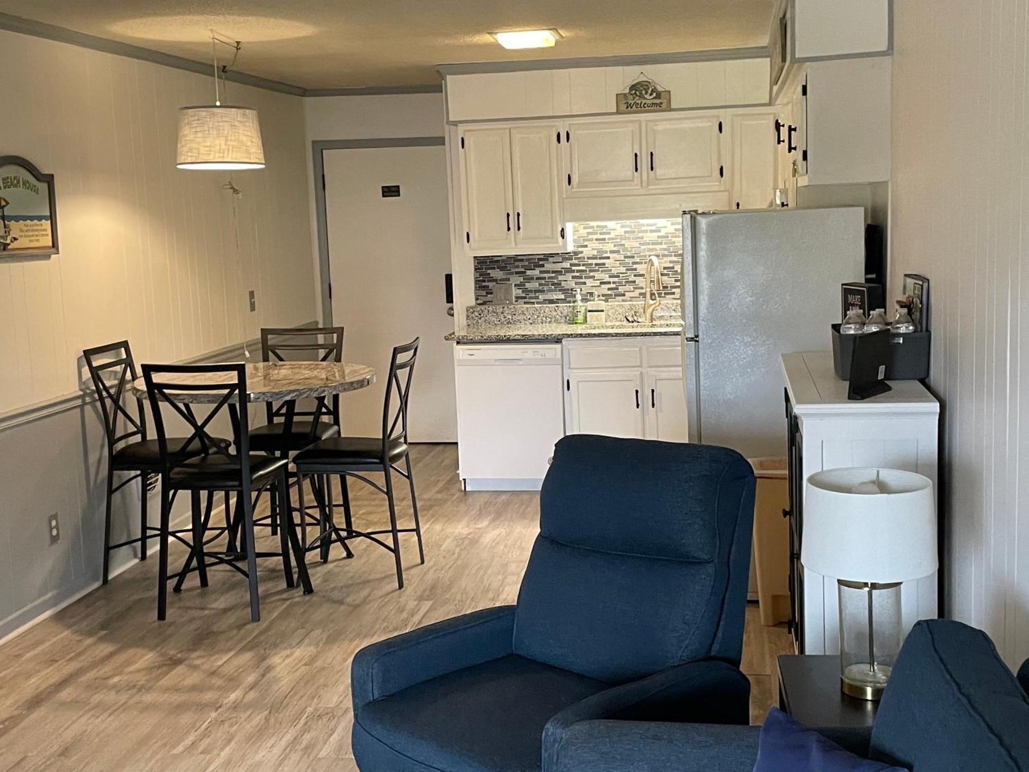 Perfect Location At The Beach! 1St Floor Unit ! Миртл-Бич Экстерьер фото